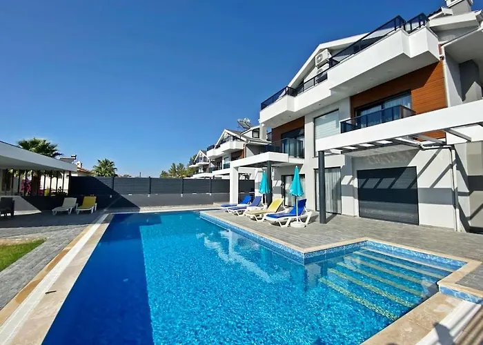Nokta Park I 4+1 Villa, Oezel Havuzlu